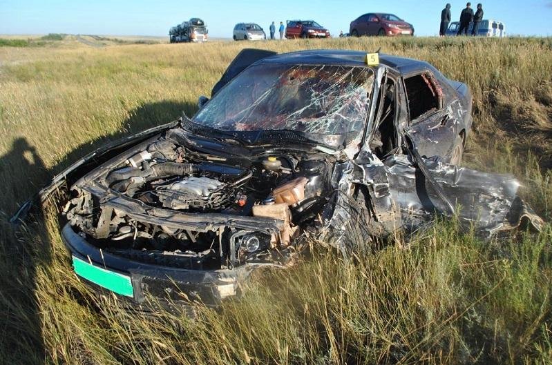 Водитель погиб в результате столкновения лекгового авто и грузовика в Актюбинской области 