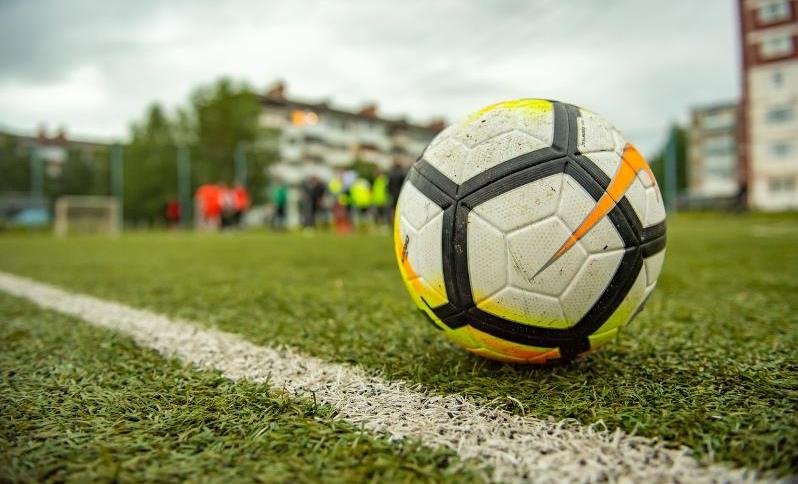 Тренеры детского футбольного клуба "Иртыш" полгода не получают зарплату