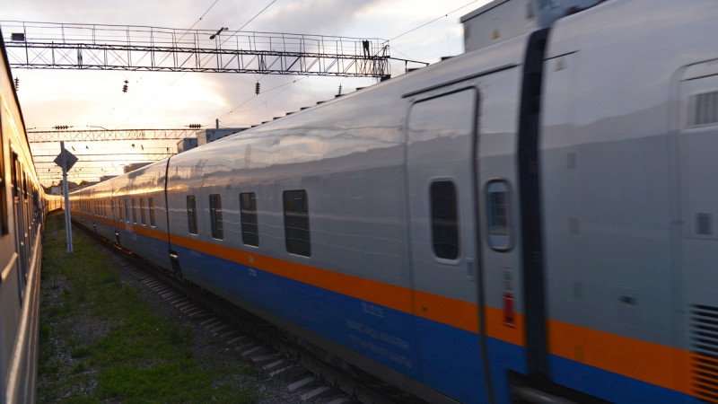 Движение пассажирских поездов запустили из Нур-Султана в Алматы