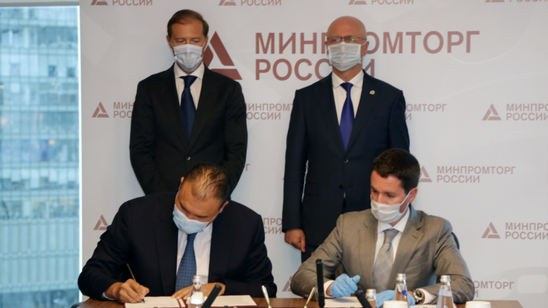 Россия и Казахстан подписали договор о поставке вакцины от COVID-19