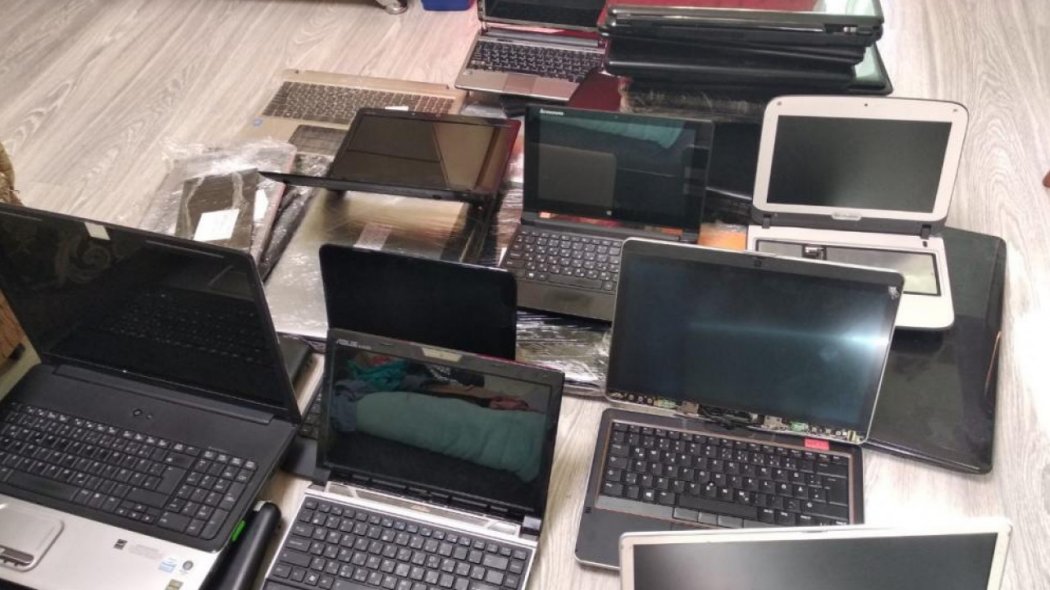 Ноутбуки на 15 млн тенге украли из поезда в Алматинской области 