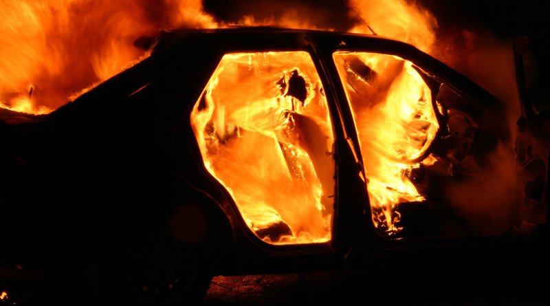 Машина сгорела в результате аварии в СКО