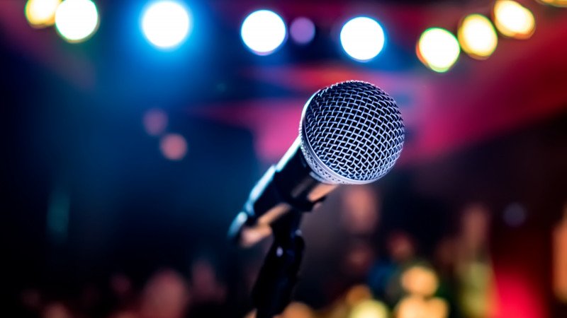 Казахстанских певцов обяжут сообщать о фонограмме на концертах