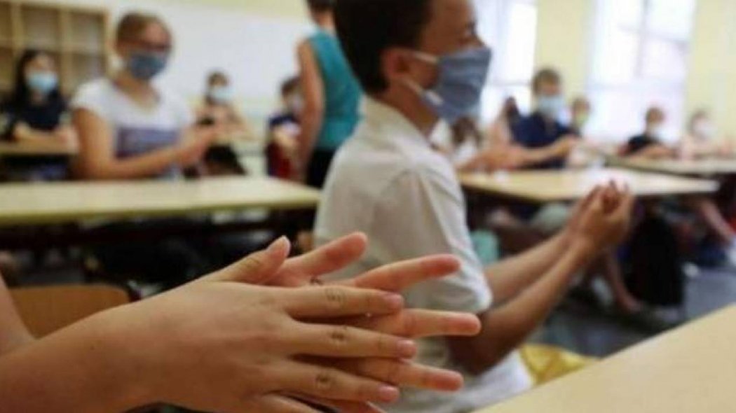 12 школьников заболели коронавирусом в СКО