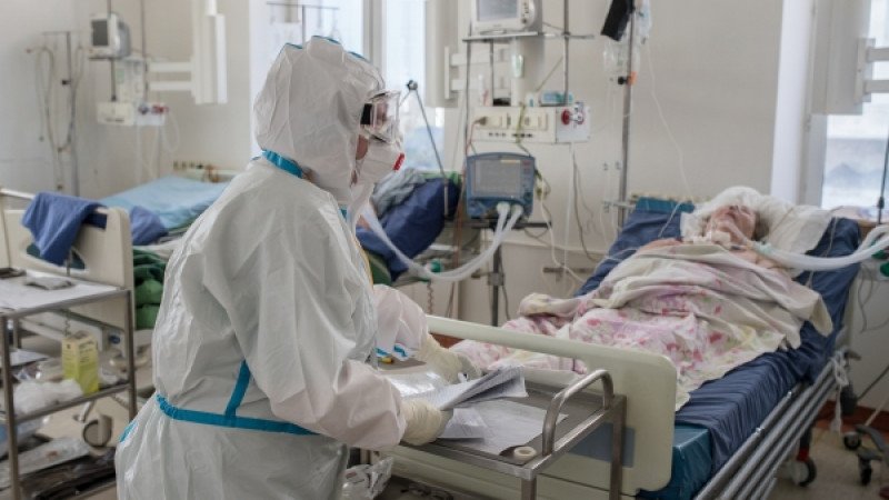 135 пациентов с COVID-19 находятся в тяжелом состоянии в Казахстане