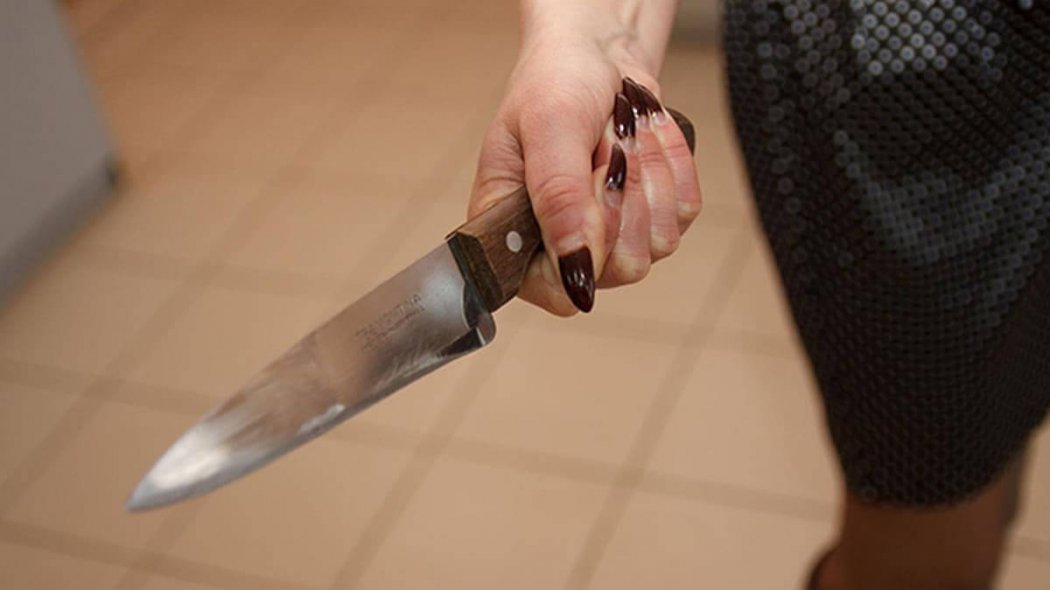 Девушка ударила своего парня ножом в Актау 