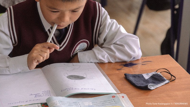 Алматинские дети вернутся в школы во второй четверти 