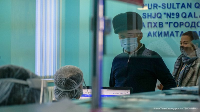 Сколько казахстанцев вакцинируют от COVID-19 бесплатно