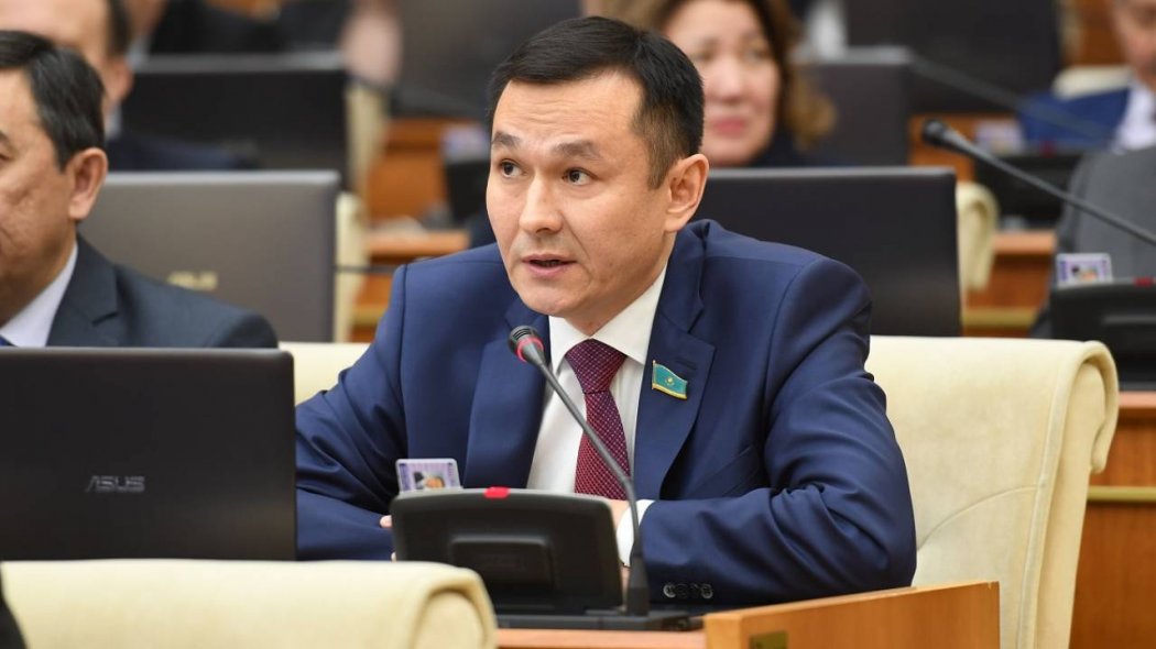 Айкын Конуров избран председателем Народной партии Казахстана