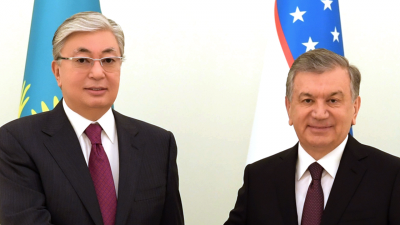 Казахстан и Узбекистан будут оказывать гуманитарную помощь кыргызскому народу