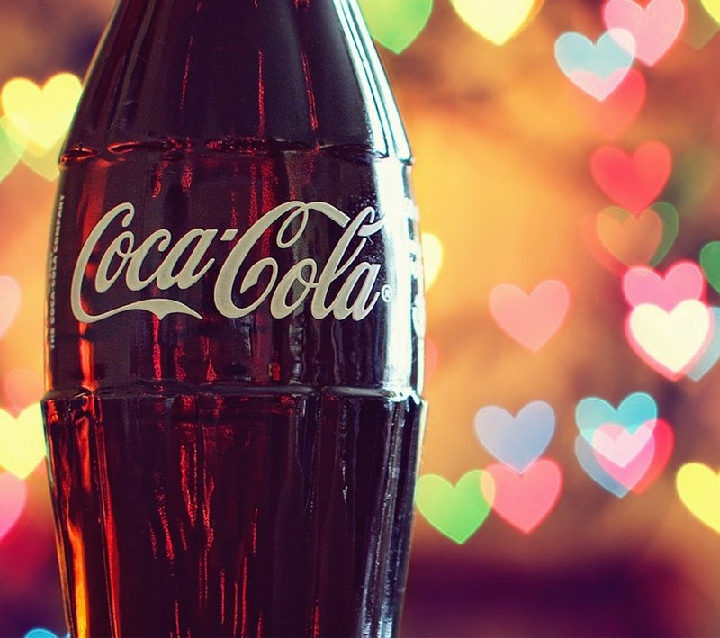 Компания Coca-Cola приближает Новый год розыгрышем подарков