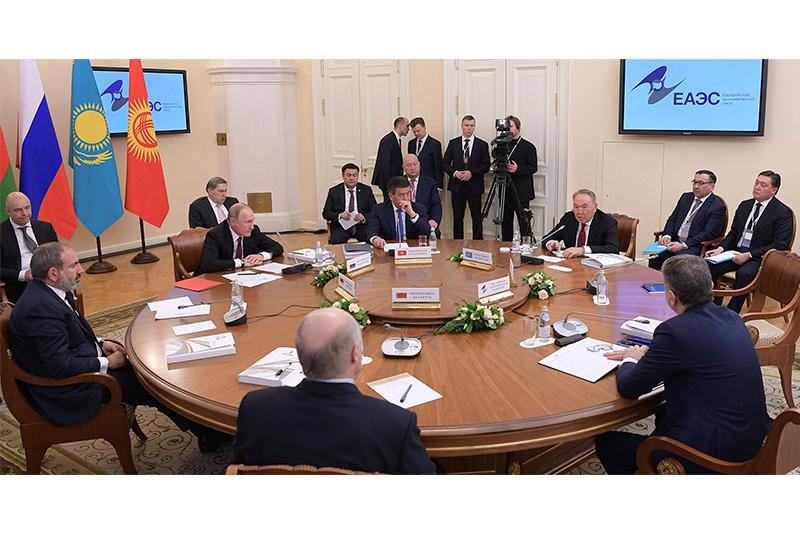 Назарбаев принял участие в заседании Высшего Евразийского экономического совета