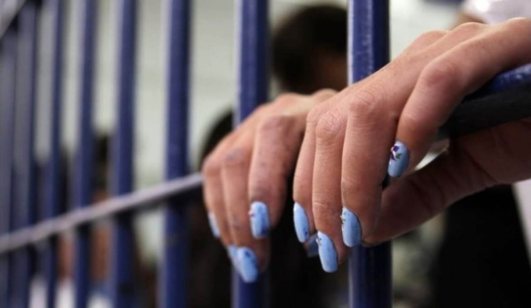 Экс-начальницу женской колонии осудили на 2 года в Атырау
