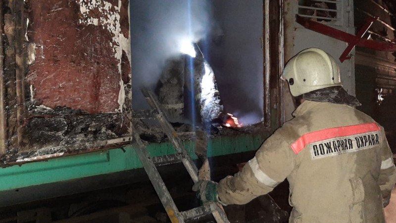 В поезде Мангышлак-Актобе загорелся вагон: пострадали пять человек