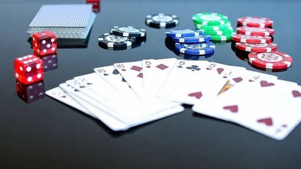 В кафе незаконно играли в покер на деньги в Алматинской области 