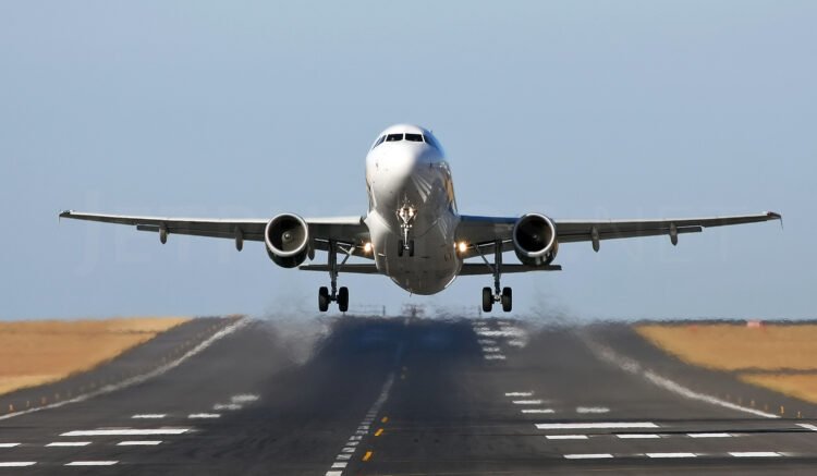 У шести прилетевших в Казахстан пассажиров обнаружили коронавирус