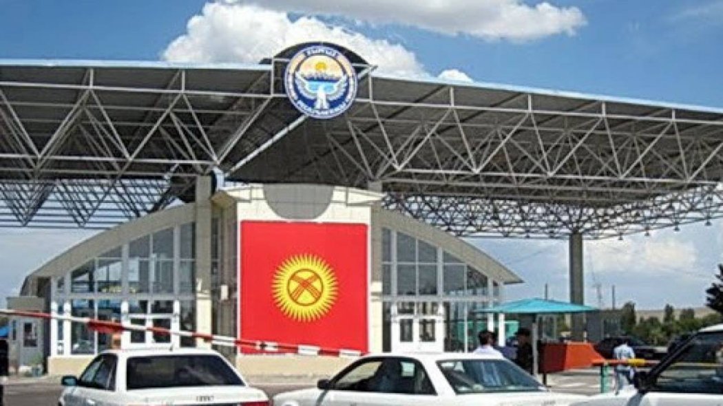 Инспекторов уличили во взятках на казахстанско-кыргызской границе