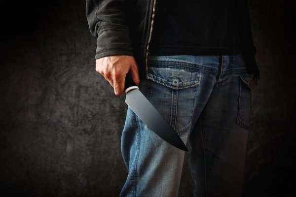 Угрожал ножом: иностранца задержали за ограбление в Алматы