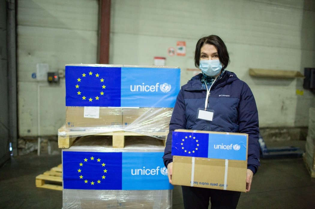 ЮНИСЕФ привез гуманитарную помощь Европейского Союза в Казахстан
