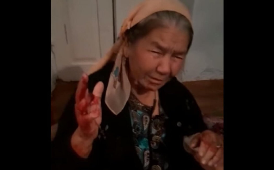 Зятья и дочери избили пожилую мать в Шымкенте