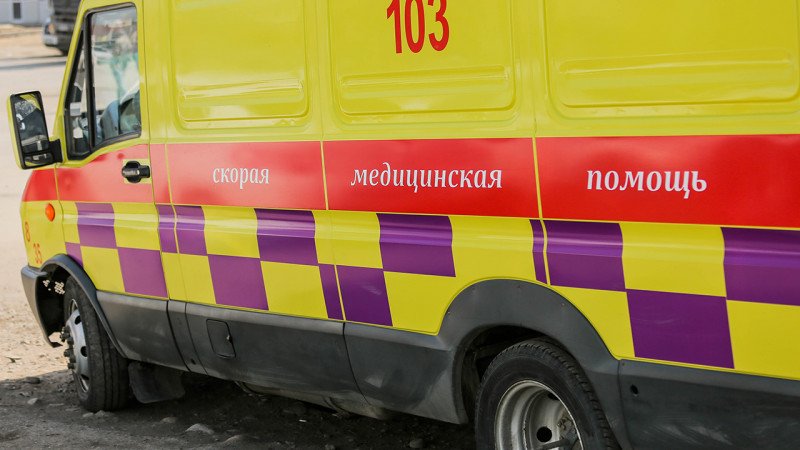В Алматы медики оставили на улице 14-летнего подростка с разбитой головой 