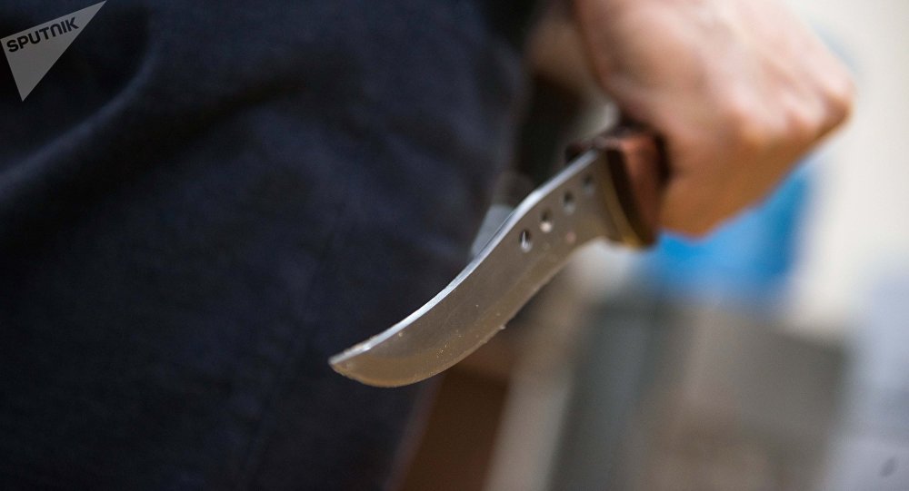 В Есике  пьяный мужчина напал с ножом на прохожего