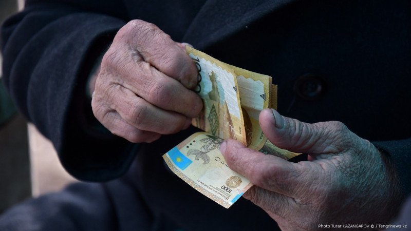 Снизить пенсионный возраст предложили в Казахстане
