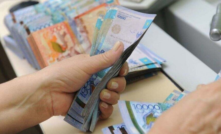 Жительницы ВКО отдали мошеннице 23 млн тенге