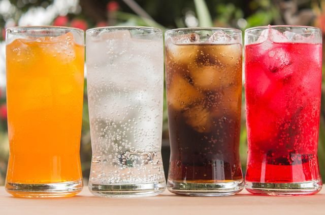 Ученые доказали: чрезмерное потребление напитков с сахаром увеличивает риск развития рака