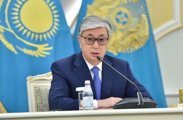 Глава государства поздравил казахстанцев с Днем благодарности