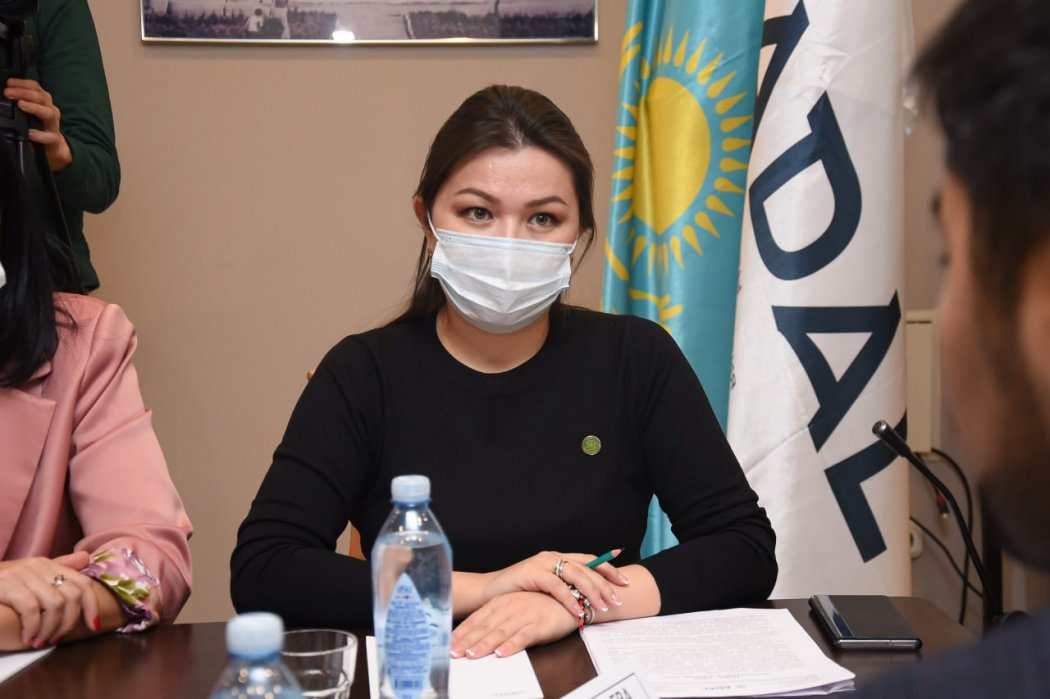 Казахскоязычная доля информатизации по законопроектам составляет всего 12,4 %