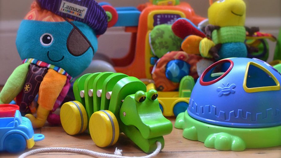 Ядовитые игрушки продавали детям в СКО