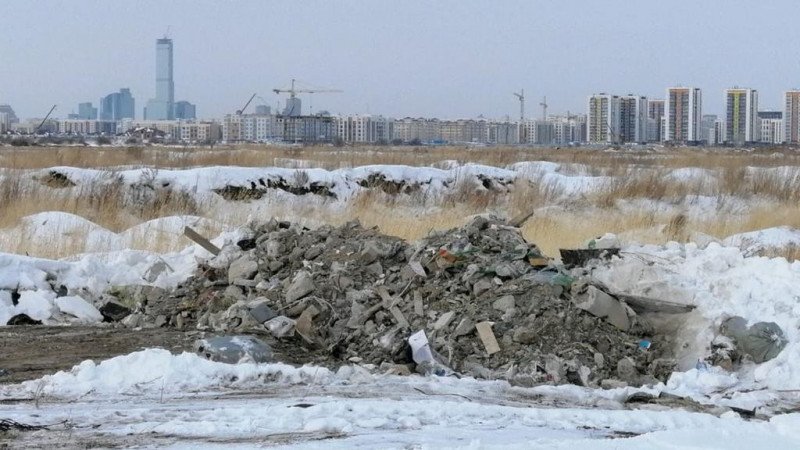 На 3 млн тенге оштрафовали предпринимателей за незаконный вывоз мусора в Нур-Султане 
