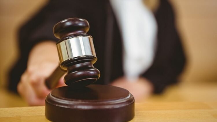 В Уральске судят мужчину, обвиняемого в развращении 13-летней падчерицы
