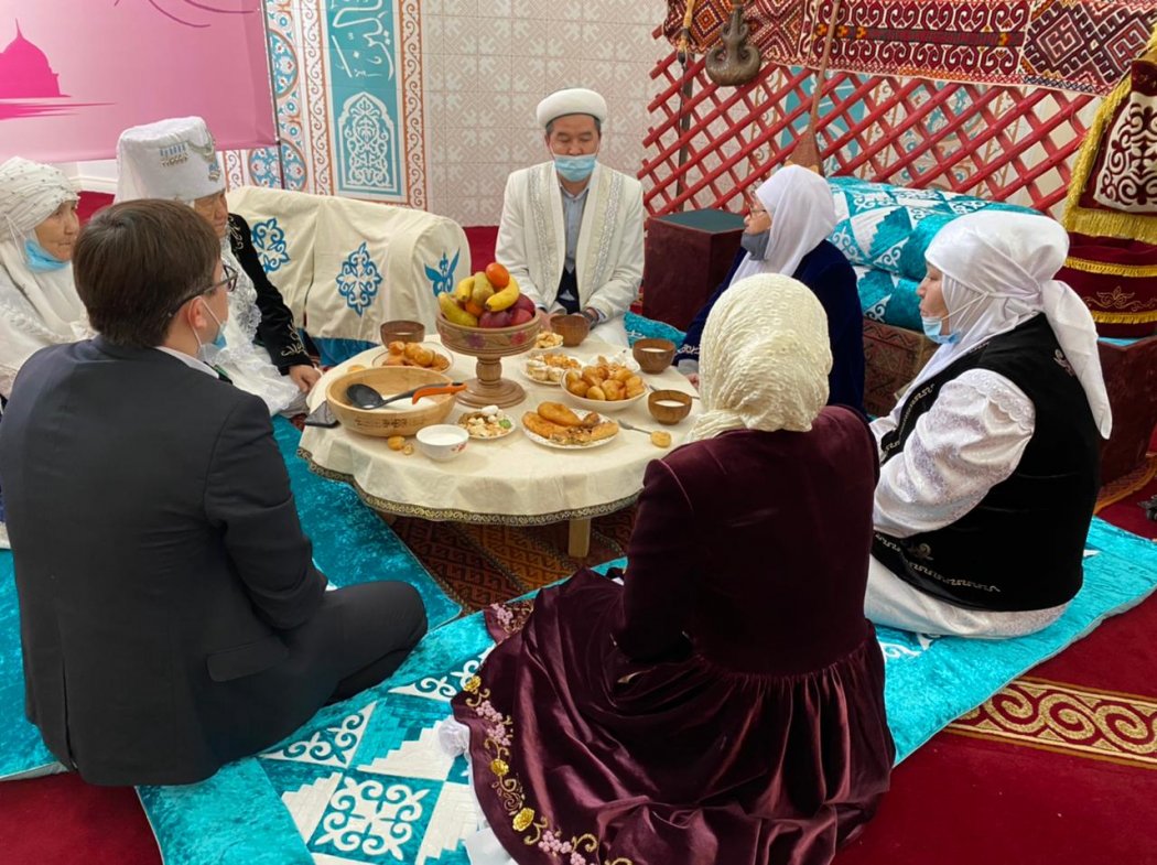 В Центральной мечети «Бекет-Ата» прошло  праздничное мероприятие «Салт-дәстүр – ұлттық тәрбиенің негізі»