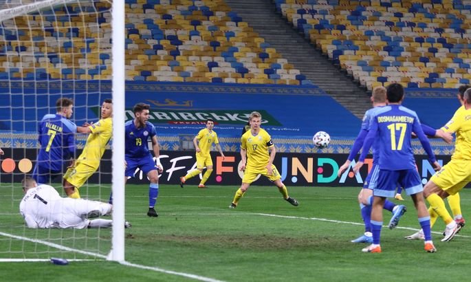 Сборная Казахстана по футболу  сыграла вничью с Украиной 
