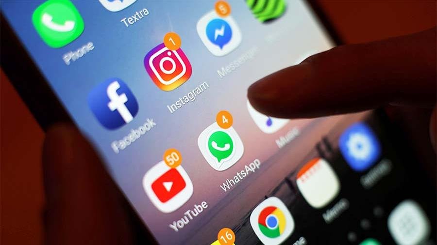 В Актобе мужчину оштрафовали за хранение запрещенных материалов в соцсетях