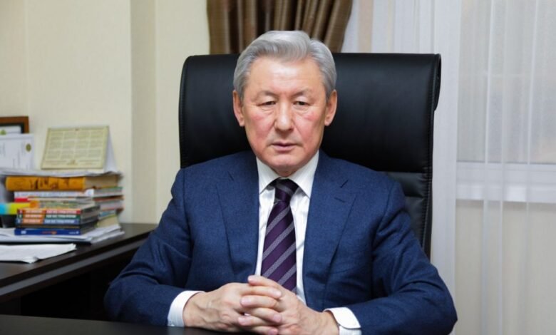 Экс-министр Жаксыбек Кулекеев обвинил в своей отставке руководителей частных вузов