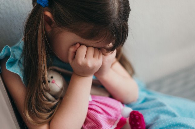 В Атырау воспитательница потащила за волосы 4-летнюю девочку 