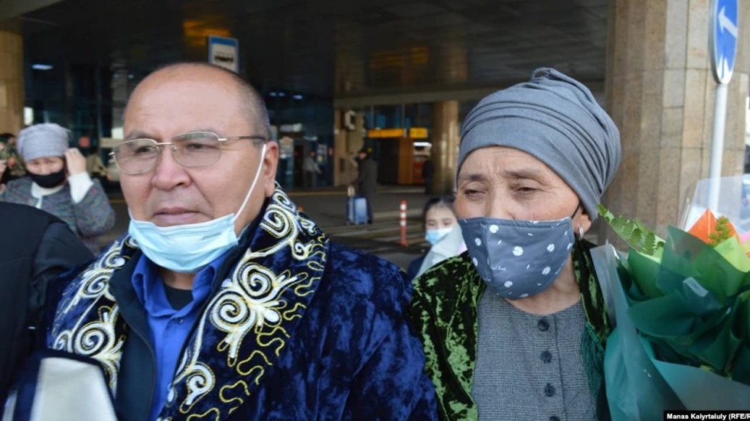 Қытай түрмесінде 13 жыл отырған Зейнолла Рақыжан Алматыға ұшып келді