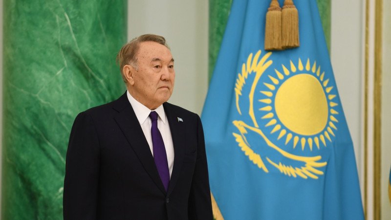 Назарбаев қазақстандықтарды Отан қорғаушы күнімен құттықтады
