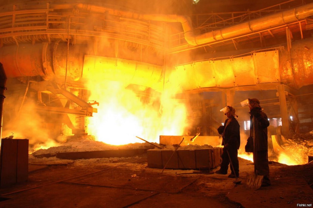 Теміртаудағы комбинатта екі жұмысшының үстіне балқыған металл төгіліп кетті