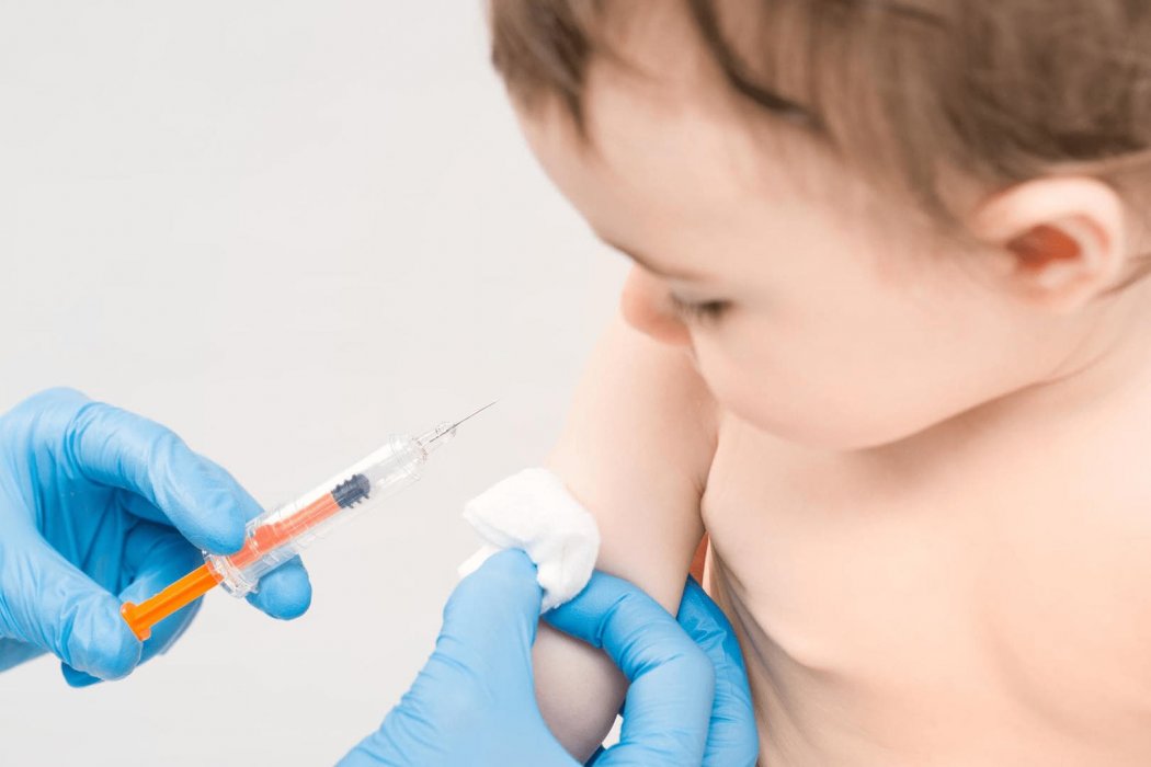 ВОЗ впервые разрешила вакцинировать детей от коронавируса