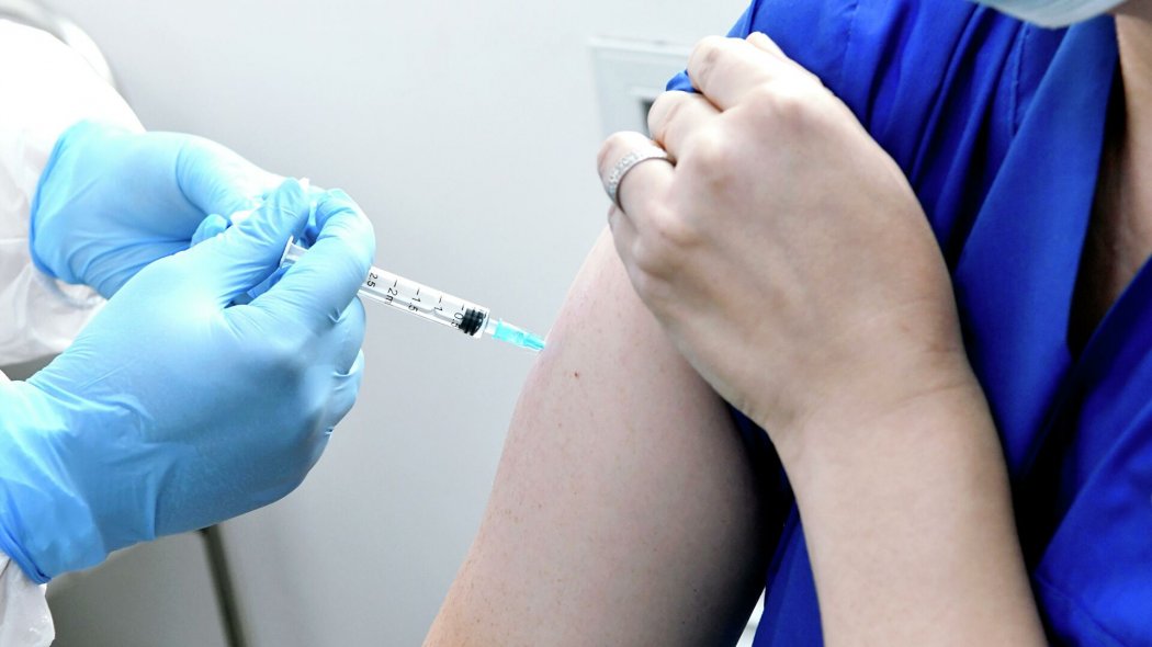 Заместителя акима Костаная накажут из-за вакцинации