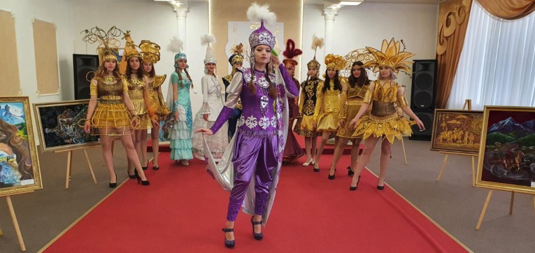 В Акмолинской области прошел показ модных национальных костюмов  