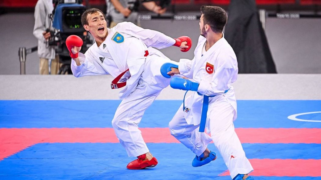 Каратист Дархан Асадилов с победы стартовал на Олимпиаде-2020