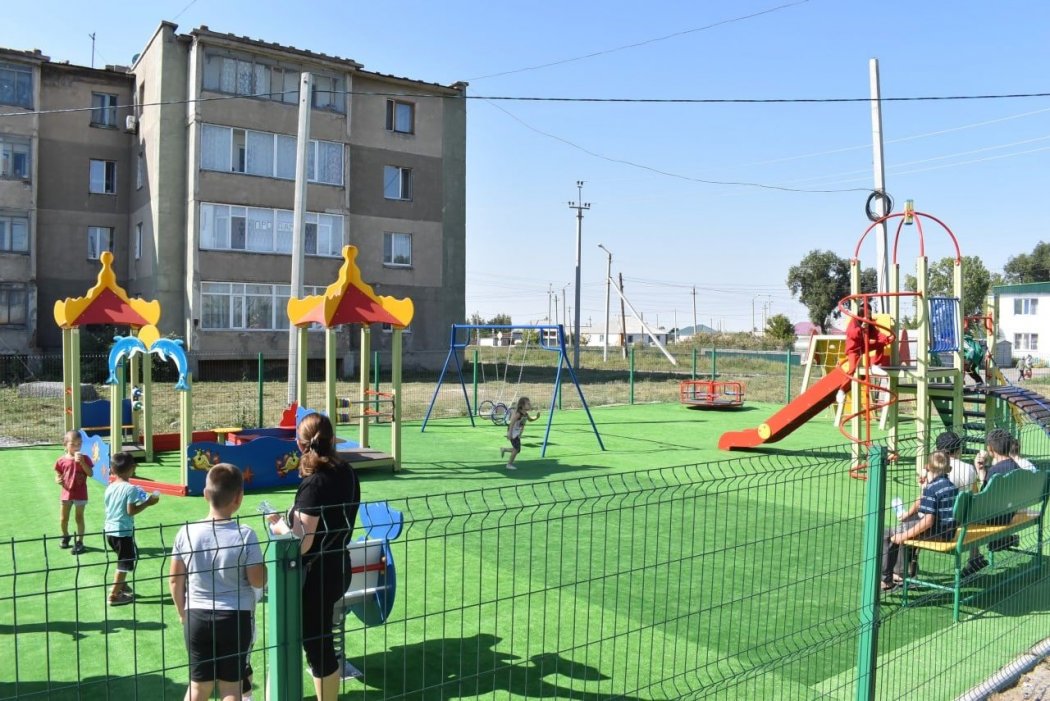 Детская игровая площадка открылась в одном из районов Акмолинской области