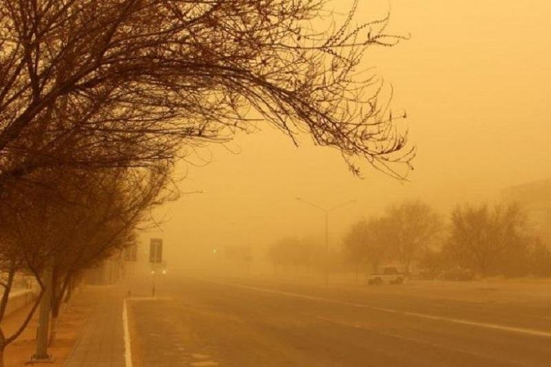 Град и пыльная буря ожидаются в Казахстане 