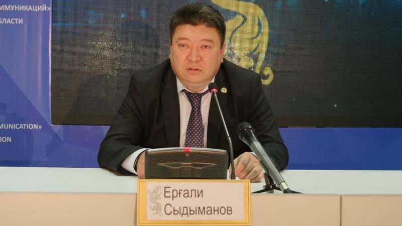 Санврачу Алматинской области "подсказали" ответ по "Алтын Орде" на брифинге