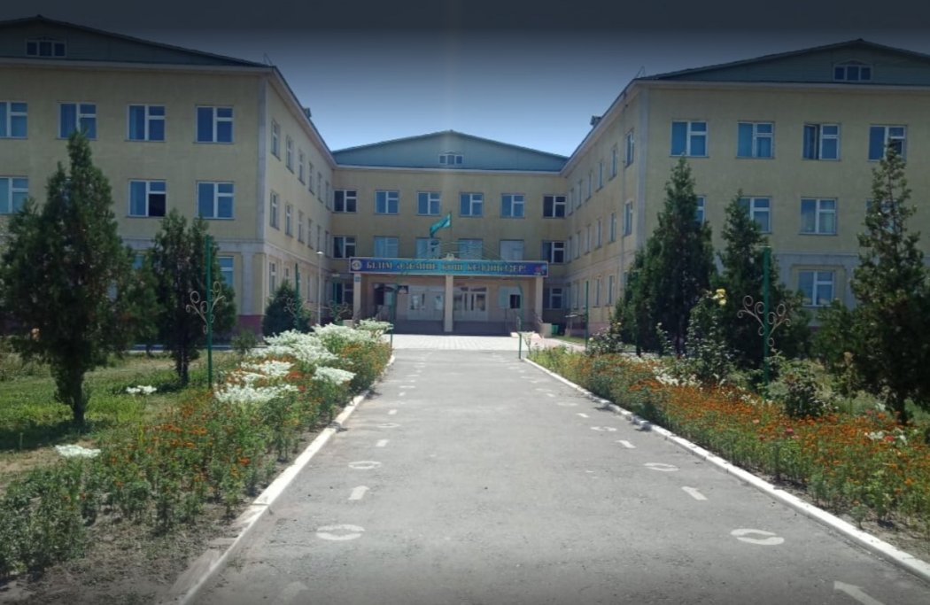 Алматы облысындағы суицид: тұрғындар мектеп директорының өліміне оның орынбасарын кінәлайды